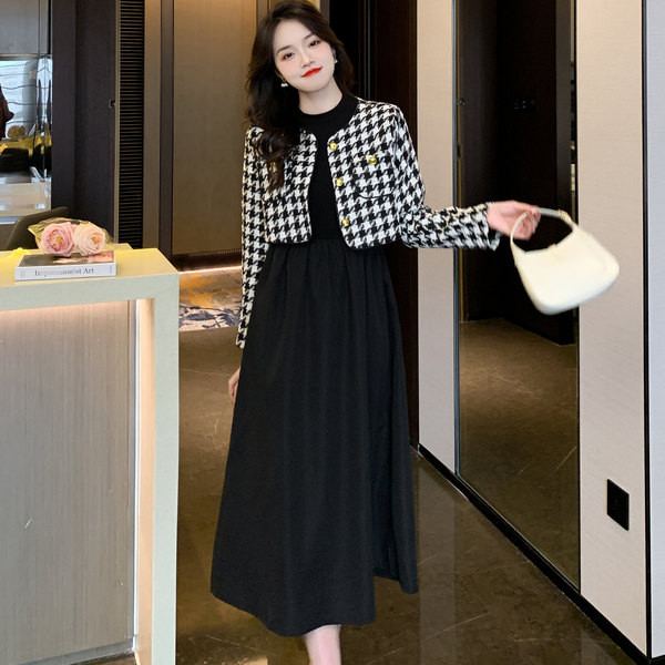 Elegantan ženski komplet iz dva dela