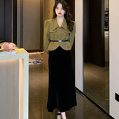 Μοντέρνο γυναικείο σετ σε δύο μέρη - φόρεμα και σακάκι