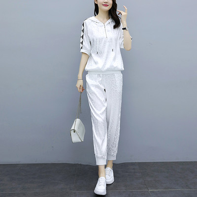 Set cu glugă pentru femei