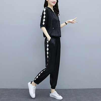 Set cu glugă pentru femei