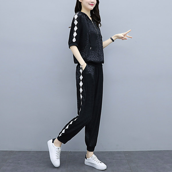 Set cu glugă pentru femei