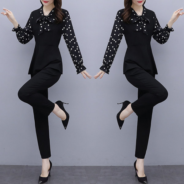 Set cămașă și pantaloni de damă la modă