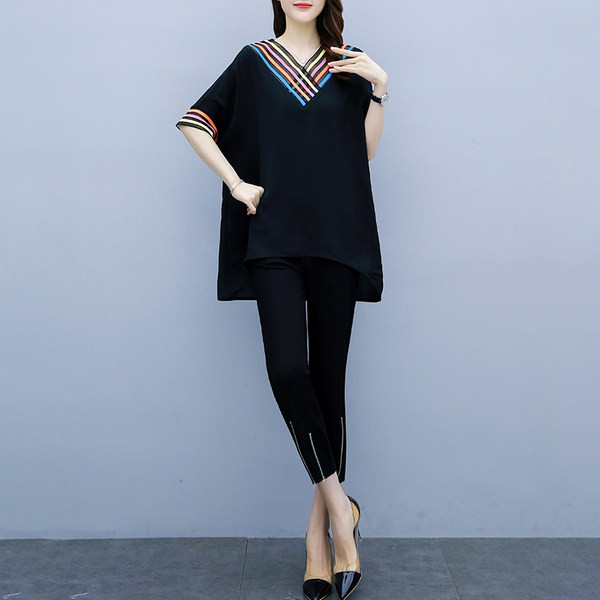 Dvodijelni set bluze s V izrezom i hlača