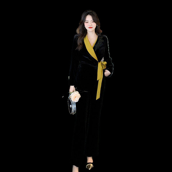 Praegune naiste komplekt kahes sillerdavas värvitoonis