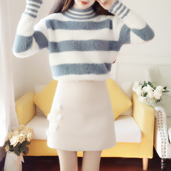 Ženski dvodijelni komplet jesen-zima - pulover i suknja