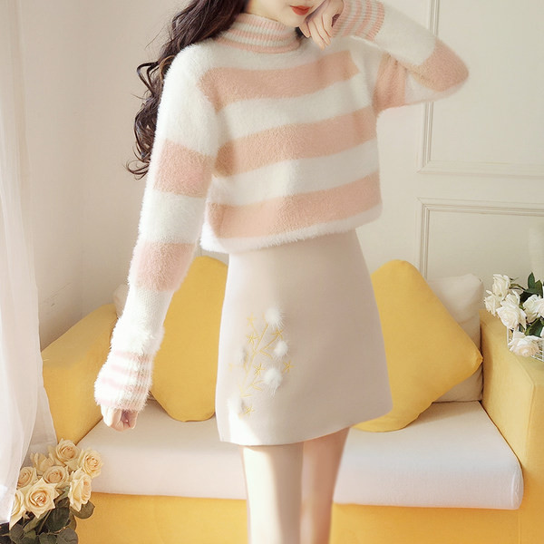 Ženski dvodijelni komplet jesen-zima - pulover i suknja