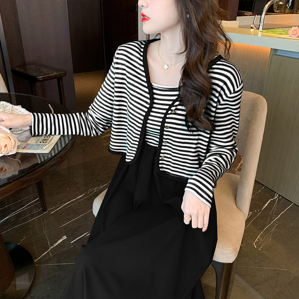 Naiste triibuline vesti ja kleidi kaheosaline komplekt