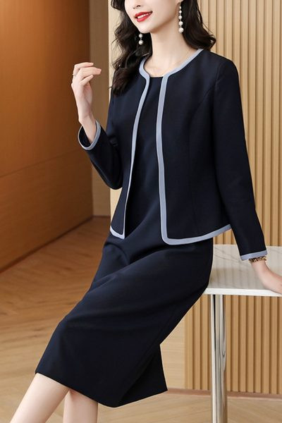 Elegantne naiste kaheosaline kleit jakikomplektiga