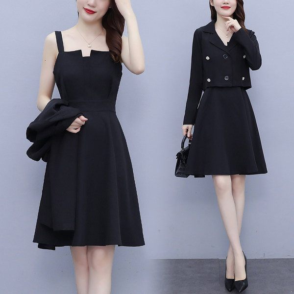 Μοντέρνο σετ γυναικείο φόρεμα και σακάκι