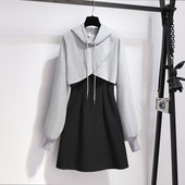 Dvodijelni ženski set haljina i štrample s kapuljačom i vezicama