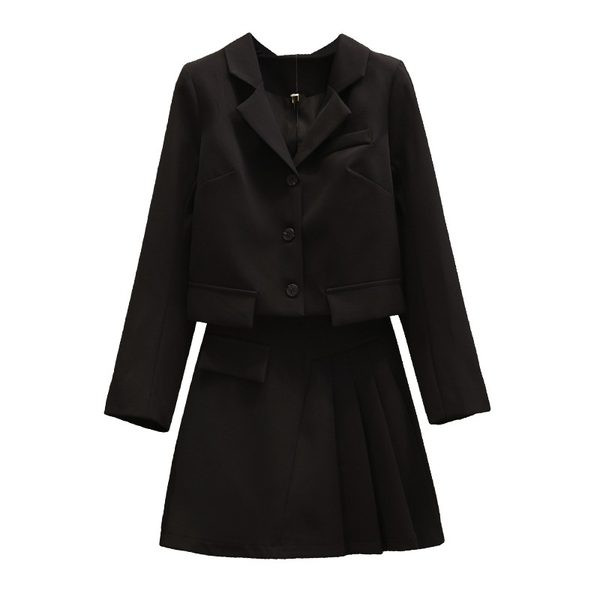 Moderan ženski dvodijelni komplet sako i plisirana suknja