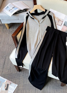 Γυναικείο σετ - φούτερ και παντελόνι με μπορντούρα