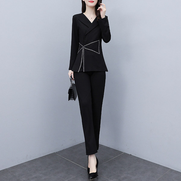 Ženski dvodijelni komplet bluza i hlače