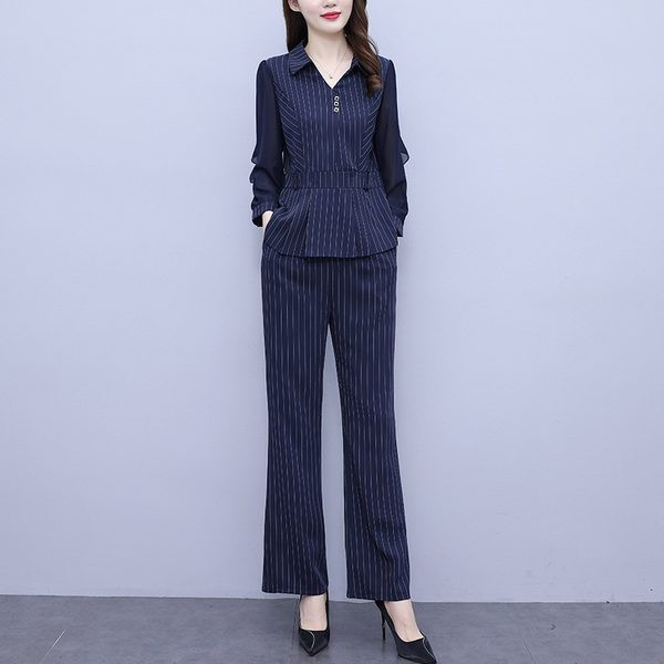 Ženski svečani komplet s klasičnim ovratnikom