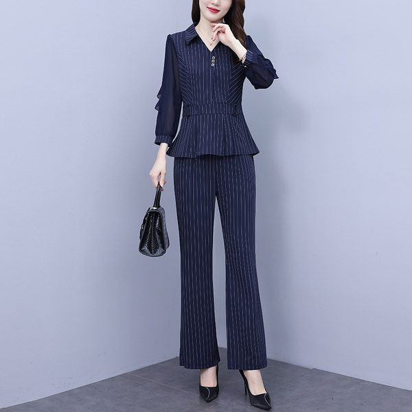 Ženski svečani komplet s klasičnim ovratnikom