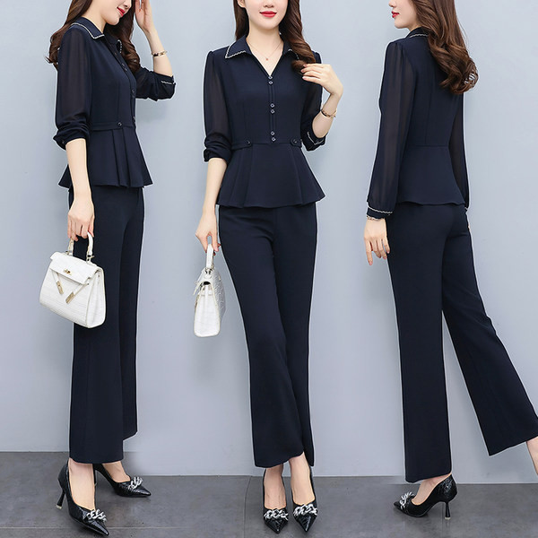 Moteriškas dviejų dalių komplektas