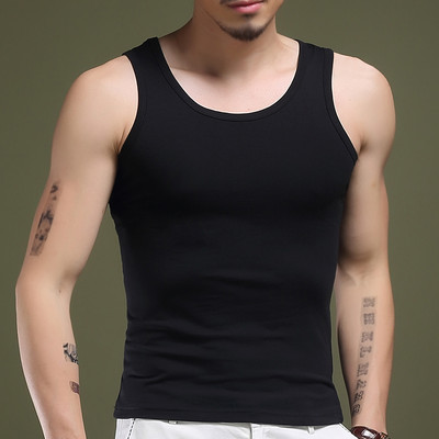 Ανδρικό αθλητικό φανελάκι καθαρού μοντέλου κατάλληλο για γυμναστική