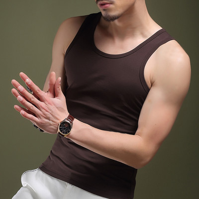 Ανδρικό αθλητικό φανελάκι καθαρού μοντέλου κατάλληλο για γυμναστική