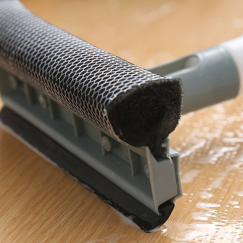 Pihustatud kraapimispuhastusvahend aknakaabits klaasipuhastusvahend aknapuhastaja kaabits dušikaabits köögipuhastusvahend majapidamises kasutatavate puhastusvahenditega