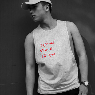 Ανδρικό μπλουζάκι casual με στρογγυλή λαιμόκοψη