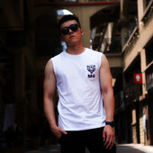 Σπορ γυναικείο φανελάκι με οβάλ λαιμόκοψη και επιγραφή