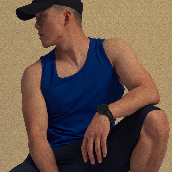 Ανδρικό casual αθλητικό τανκ με οβάλ λαιμόκοψη και επιγραφή
