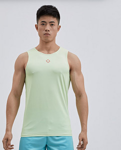 Αθλητικό φανελάκι με πολλά χρώματα για άνδρες