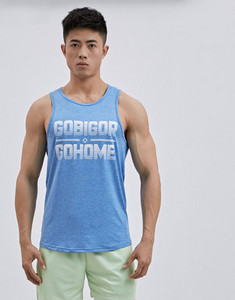 Σπορ ανδρικό φανελάκι με επιγραφή και οβάλ λαιμόκοψη