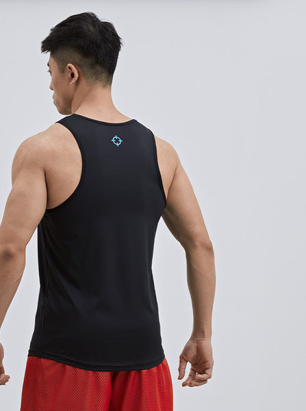 Σπορ ανδρικό φανελάκι με επιγραφή και οβάλ λαιμόκοψη