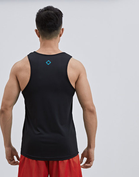 Σπορ ανδρικό φανελάκι με επιγραφή και οβάλ λαιμόκοψη