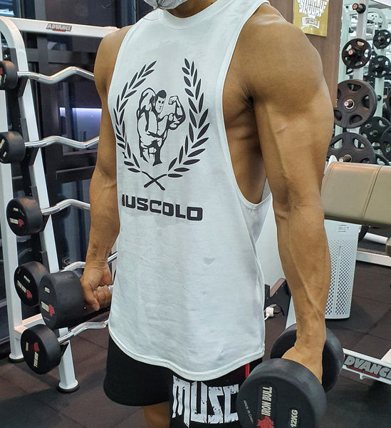 Νέο μοντέλο αθλητικό φανελάκι με επιγραφή και εφαρμογή