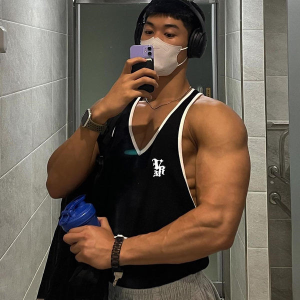 Ovaalse kaelusega puuvillane meeste sportlik topp