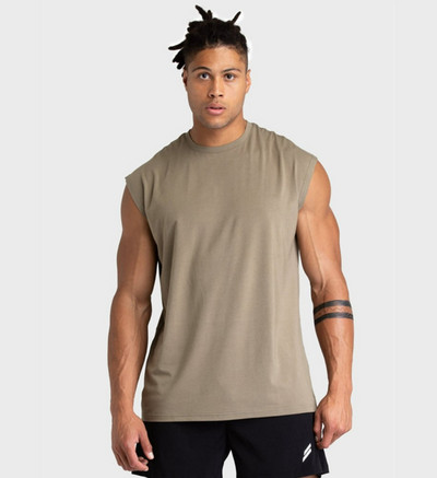 Maiou bărbătesc cu model largi potrivit pentru sport