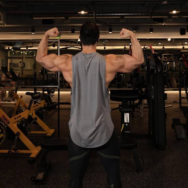 Τρέχον ανδρικό φανελάκι με οβάλ λαιμόκοψη