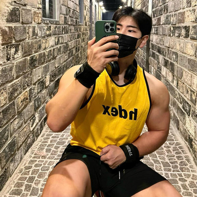 Maieu sport pentru bărbați cu decolteu rotund - mai multe culori