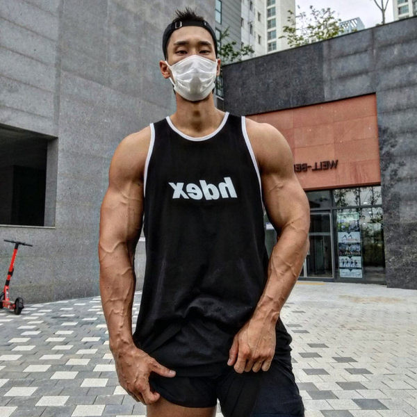 Maieu sport pentru bărbați cu decolteu rotund - mai multe culori