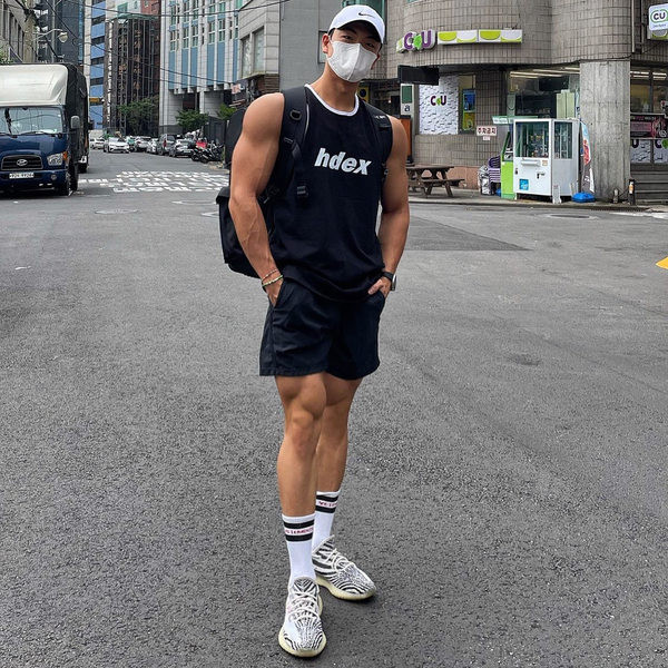 Maieu sport pentru bărbați cu decolteu rotund - mai multe culori