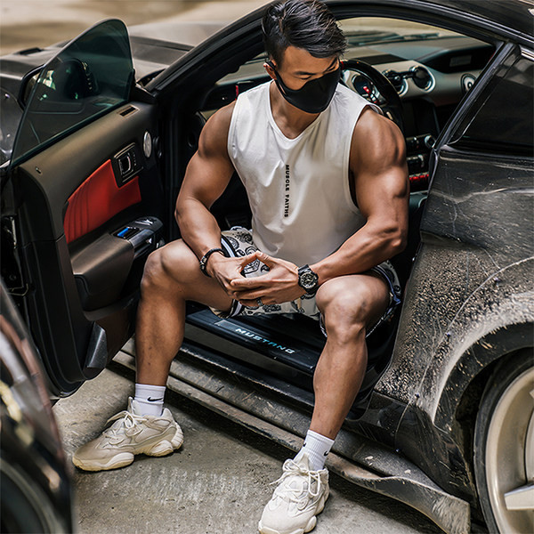 Prindiga meeste topp – sobib sportimiseks