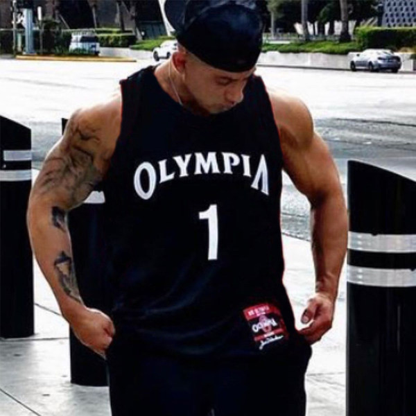 Ανδρικό αθλητικό φανελάκι με επιγραφή και λογότυπο