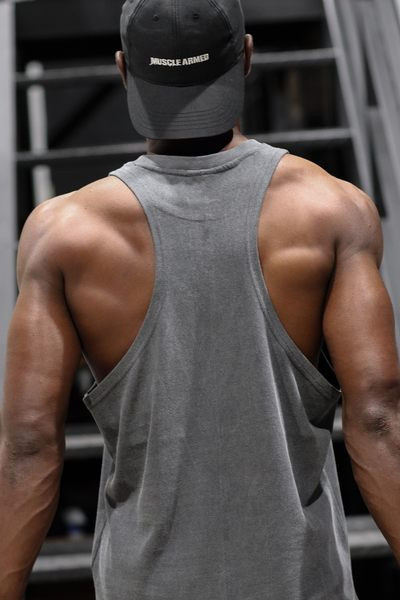 Σπορ ανδρικό φανελάκι σε διάφορα χρώματα