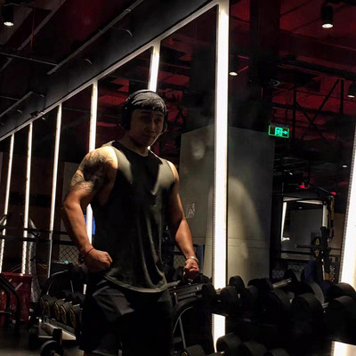 Ανδρικό αθλητικό φανελάκι - με επιγραφή στο πίσω μέρος