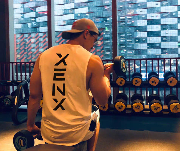 Ανδρικό αθλητικό φανελάκι - με επιγραφή στο πίσω μέρος