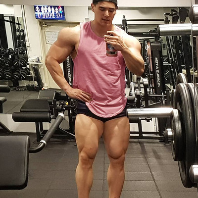 Jednobojna muška majica bez rukava s ovalnim izrezom