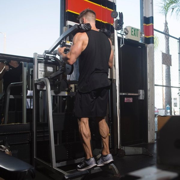 Jednobojna muška majica bez rukava s ovalnim izrezom