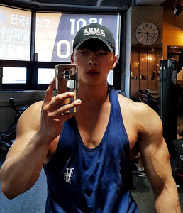 Ανδρικό φαρδύ φανελάκι σε πολλά χρώματα