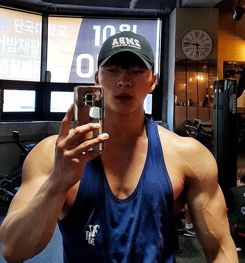 Ανδρικό φαρδύ φανελάκι σε πολλά χρώματα