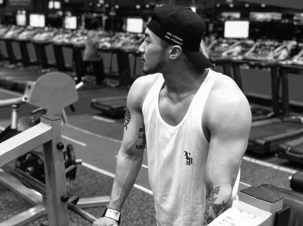 Ανδρικό φαρδύ φανελάκι σε πολλά χρώματα