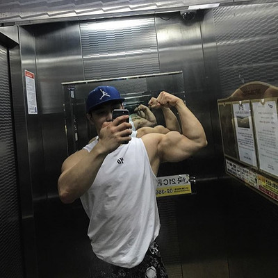 Maieu pentru bărbați potrivit pentru sport - mai multe culori