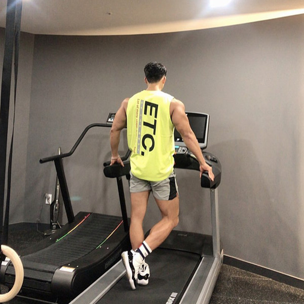 Muška sportska majica bez rukava - sa natpisom