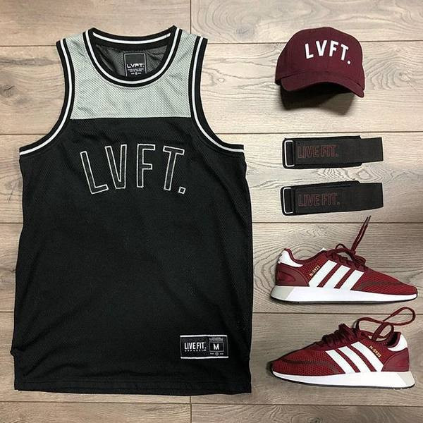 Σπορ ανδρικό φανελάκι με στρογγυλή λαιμόκοψη